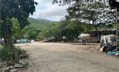 Se vende lote en sector industrial sobre la Troncal, Santa Marta
