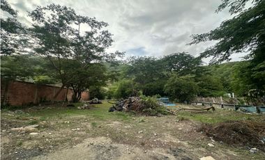 Se vende lote en sector industrial sobre la Troncal, Santa Marta