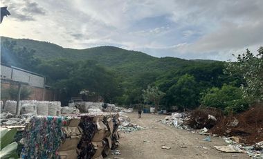Se vende lote en sector industrial sobre la Troncal, Santa Marta