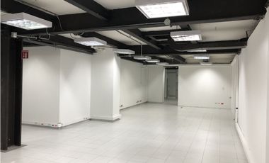 SE ARRIENDA LOCAL EN CENTRO INTERNACIONAL BOGOTA