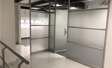 SE ARRIENDA LOCAL EN CENTRO INTERNACIONAL BOGOTA