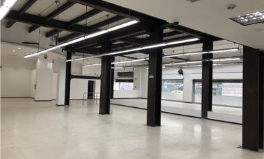 SE ARRIENDA LOCAL EN CENTRO INTERNACIONAL BOGOTA