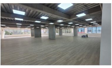 SE ARRIENDA OFICINA  EN CHICO