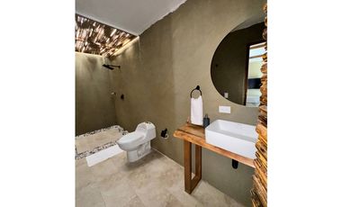 CABAÑA VACACIONAL DE 6 HABITACIONES, FRENTE AL MAR, RIOHACHA