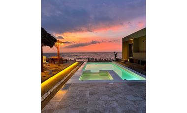 CABAÑA VACACIONAL DE 6 HABITACIONES, FRENTE AL MAR, RIOHACHA