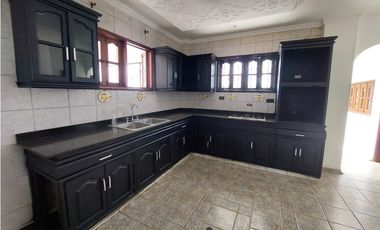 SE ARRIENDA CASA DE DOS PISOS EN ZONA NORTE DE MONTERIA