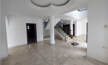 SE ARRIENDA CASA DE DOS PISOS EN ZONA NORTE DE MONTERIA