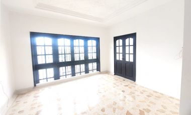 SE ARRIENDA CASA DE DOS PISOS EN ZONA NORTE DE MONTERIA