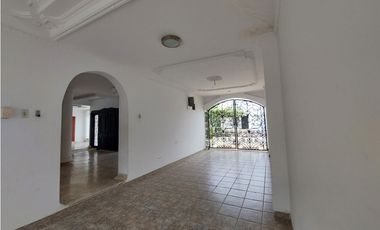 SE ARRIENDA CASA DE DOS PISOS EN ZONA NORTE DE MONTERIA