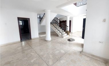 SE ARRIENDA CASA DE DOS PISOS EN ZONA NORTE DE MONTERIA