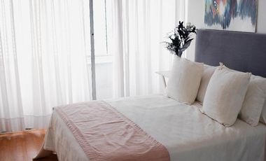 Casa en  excelente ubicación ( pleno centro ), como así también muy buena calidad y distribución.-