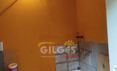 Alquiler de Casa 3 Ambientes  en Ramos Mejia  Impecable, con Quincho y Parrilla