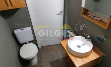 Alquiler de Casa 3 Ambientes  en Ramos Mejia  Impecable, con Quincho y Parrilla