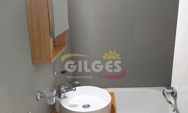Alquiler de Casa 3 Ambientes  en Ramos Mejia  Impecable, con Quincho y Parrilla