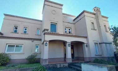 Casa Country 3D en venta Moreno y Av Peron