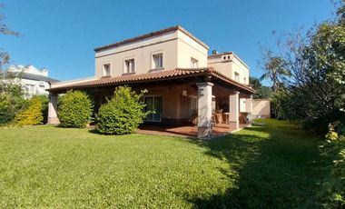 Casa Country 3D en venta Moreno y Av Peron