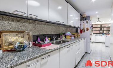 Departamento en Alquiler 4 ambientes c/ dependencia - Recoleta
