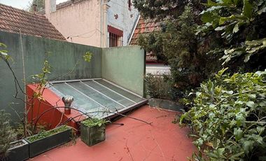 Casa en  VENTA 4 AMB C/ Patio, TERRAZA Y GARAGE CUB.