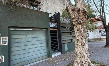Casa en  VENTA 4 AMB C/ Patio, TERRAZA Y GARAGE CUB.