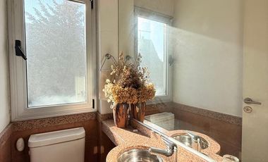 Casa en  VENTA 4 AMB C/ Patio, TERRAZA Y GARAGE CUB.