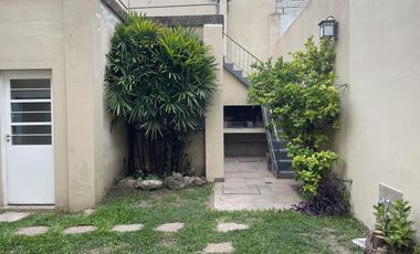 CASA LOMAS DE ZAMORA OESTE JARDIN PATIO TERRAZA GARAGE
