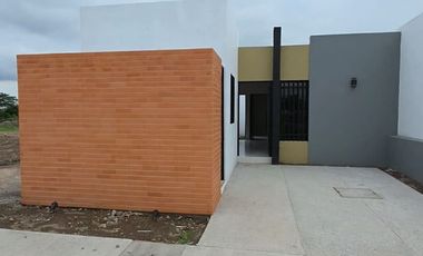 CASA EN VENTA, 2 RECÁMARAS, 2 BAÑOS, COCHERA PARA 1 AUTO