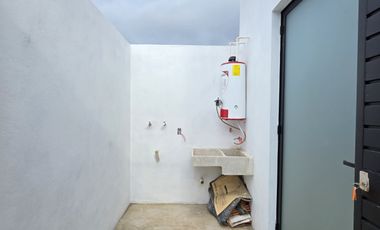 CASA EN VENTA, 2 RECÁMARAS, 2 BAÑOS, COCHERA PARA 1 AUTO