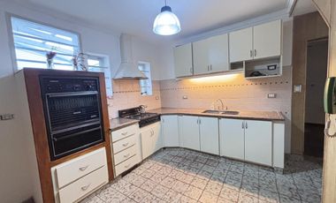 Casa en alquiler de 5 ambientes en Barrio San José