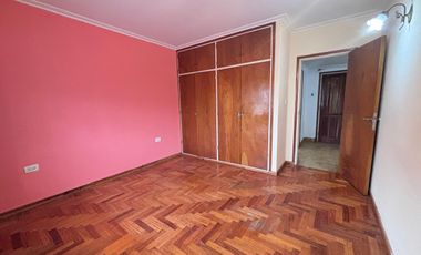 Casa en alquiler de 5 ambientes en Barrio San José