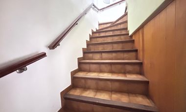 Casa en alquiler de 5 ambientes en Barrio San José