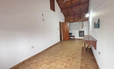 Casa en alquiler de 5 ambientes en Barrio San José