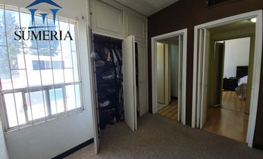 CASA CON LOCAL COMERCIAL Y ALBERCA