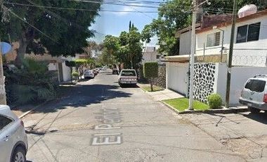 CASA EN FRACCIONAMIENTO MANANTIALES, CUAUTLA, MORELOS.