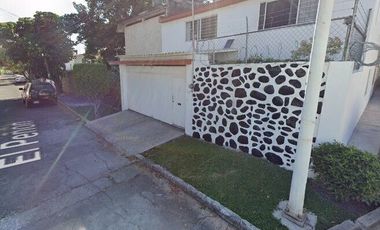 CASA EN FRACCIONAMIENTO MANANTIALES, CUAUTLA, MORELOS.