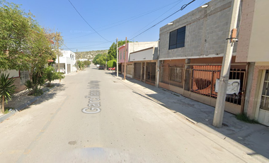 Casa en venta en el Fraccionamiento Castellanos, Gómez Palacio, Durango. LR