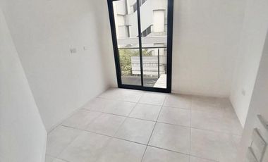 Departamento 1 dormitorio con balcón  en  General Paz