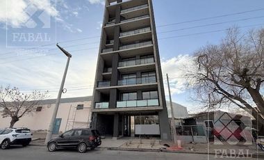 Departamento alquiler zona Tenis Club, 1 dormitorio, baño, balcón y quincho con parrilla