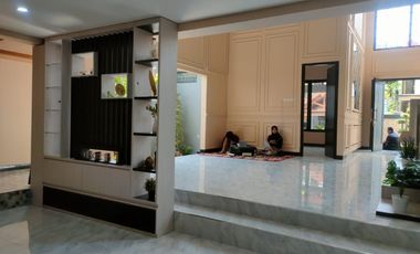 JUAL RUMAH  DI  JALAN PATTIMURA JOMBANG KOTA    DEKAT PERKANTORAN , SARANA PENDIDIKAN