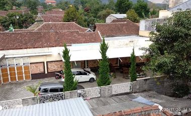 jual murah  villa 3 lantai Trawas  hunian sejuk & asri