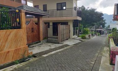 jual murah  villa 3 lantai Trawas  hunian sejuk & asri
