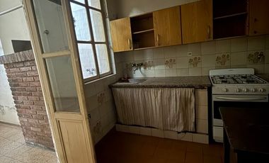 Casa a reciclar Suipacha 511 - Oportunidad!