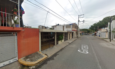 Casa en venta en la Colonia Tulipanes, Villahermosa, Tabasco. LR