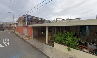 Casa en venta en la Colonia Tulipanes, Villahermosa, Tabasco. LR