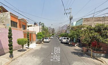 JVV- REMATE DE CASA EN AURORA, NEZAHUALCOYOTL, EDO. DE MEX.