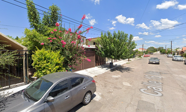Casa en venta en la Colonia Del Empleado, Delicias, Chihuahua. LR