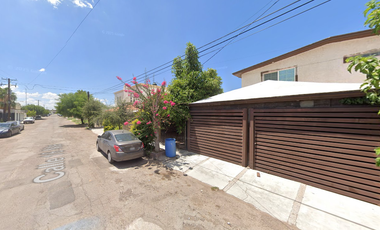 Casa en venta en la Colonia Del Empleado, Delicias, Chihuahua. LR
