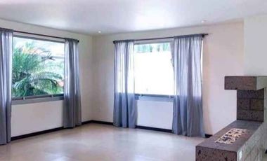 CASA EN VENTA EN CLUB Y DENTRO DEL CAMPO DE GOLF ALTOZANO, MORELIA