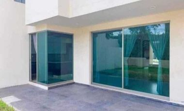 CASA EN VENTA EN CLUB Y DENTRO DEL CAMPO DE GOLF ALTOZANO, MORELIA