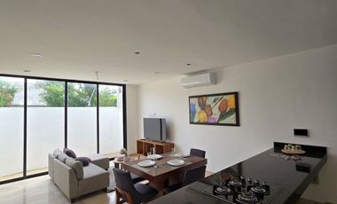 TOWN HOUSE DE 3 HABITACIONES AL NORTE DE MERIDA, YUCATAN.