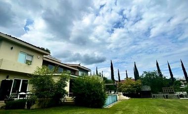 Casa en Venta Fracc Santa Sofía Country Club (AMUEBLADA)
